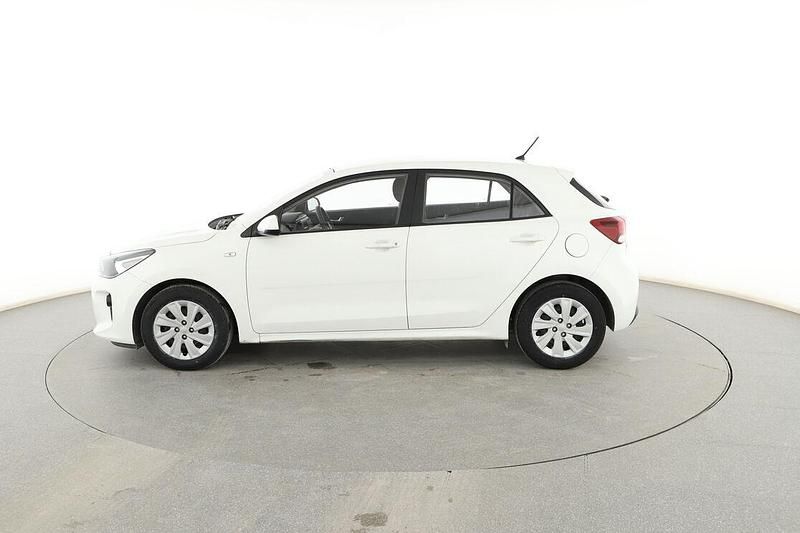 Usado Kia Rio 85 HP (62 kW) 2018 Branco Sedan