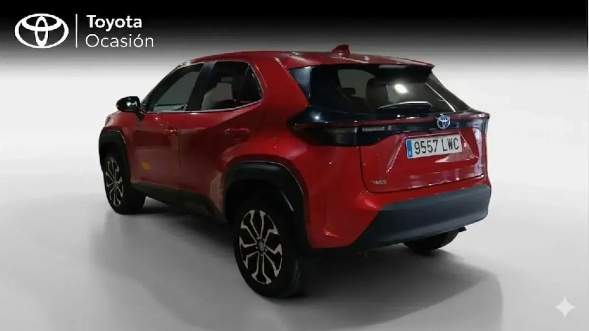 Usado Toyota Yaris Cross Active 116 CV (85 kW) 2022 Rojo SUV