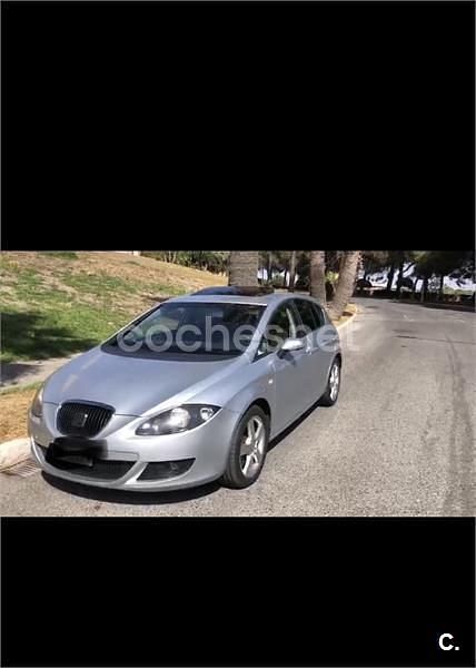 Usado Seat Leon Sport 140 CV (102 kW) 2007 Gris / plata Utilitario