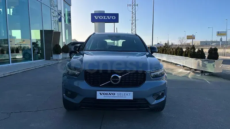 Usado Volvo XC40 R-Design 150 CV (110 kW) 2020 Gris / plata SUV