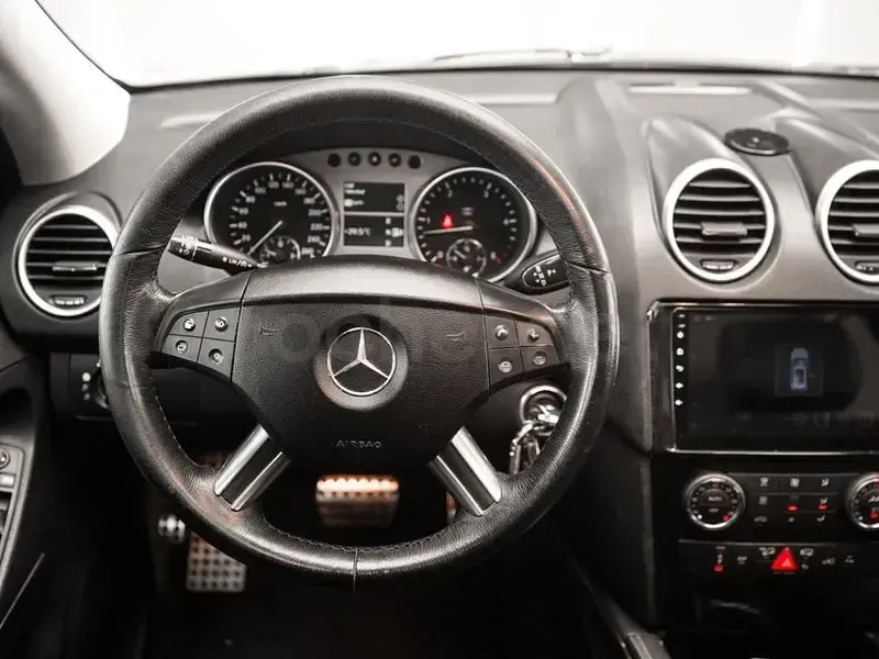 Usado Mercedes ML320 224 CV (164 kW) 2008 Negro SUV