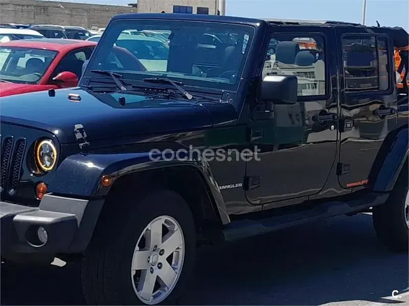 Usado Jeep Wrangler Unlimited Sahara 177 CV (130 kW) 2011 Negro SUV