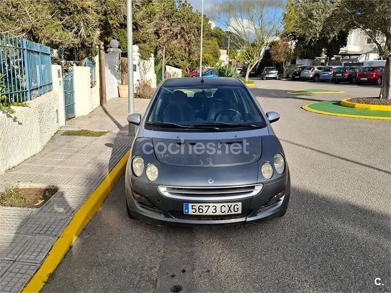 Usado Smart ForFour Pulse 95 CV (69 kW) 2004 Gris / plata Utilitario