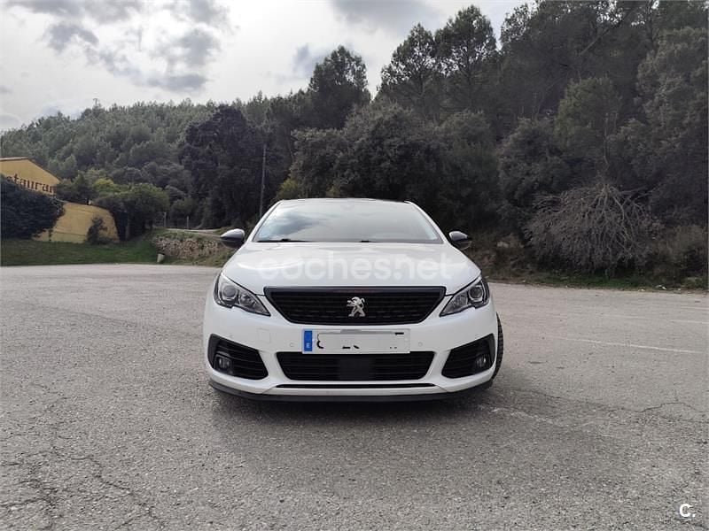 Usado Peugeot 308 Allure 130 CV (95 kW) 2021 Blanco Berlina