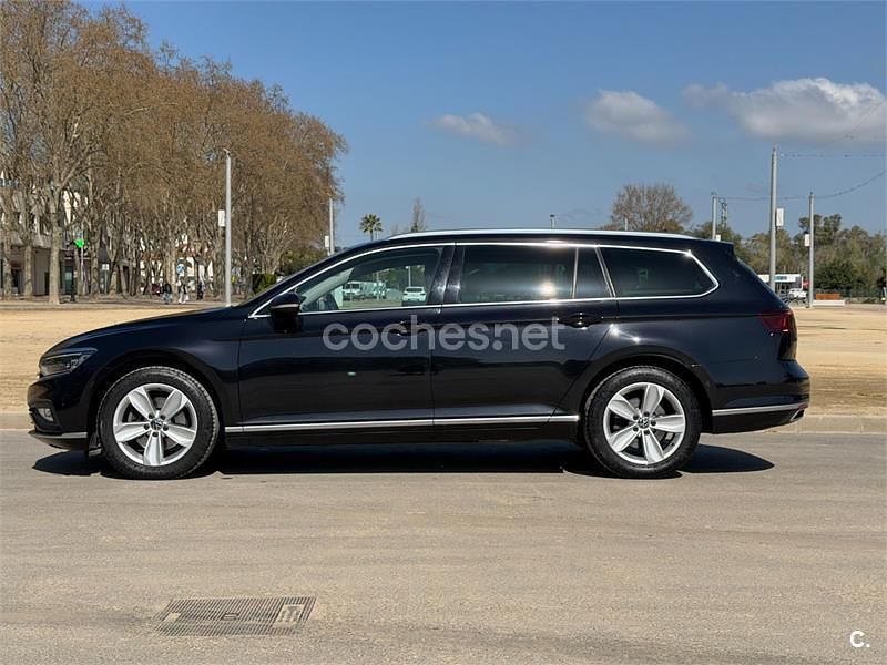 Usado VW Passat Executive 150 CV (110 kW) 2020 Negro Familiar