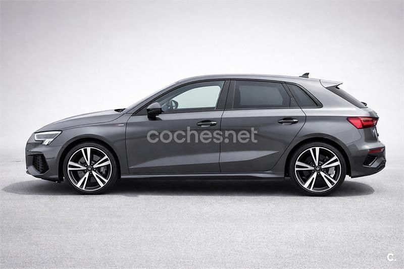 Käytetty Audi A3 150 HP (110 kW) 2024 Harmaa Sedan