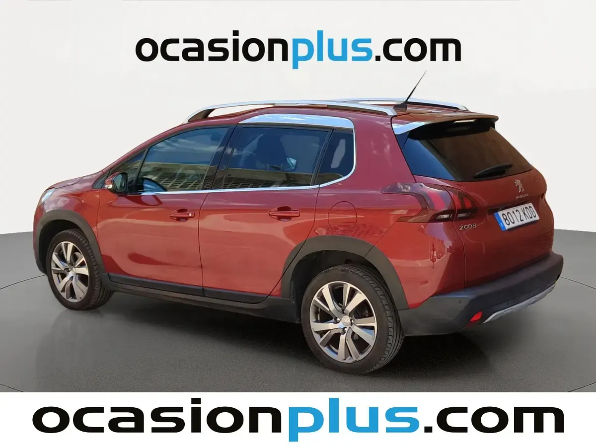 Usado Peugeot 2008 Allure 120 CV (88 kW) 2017 Rojo SUV
