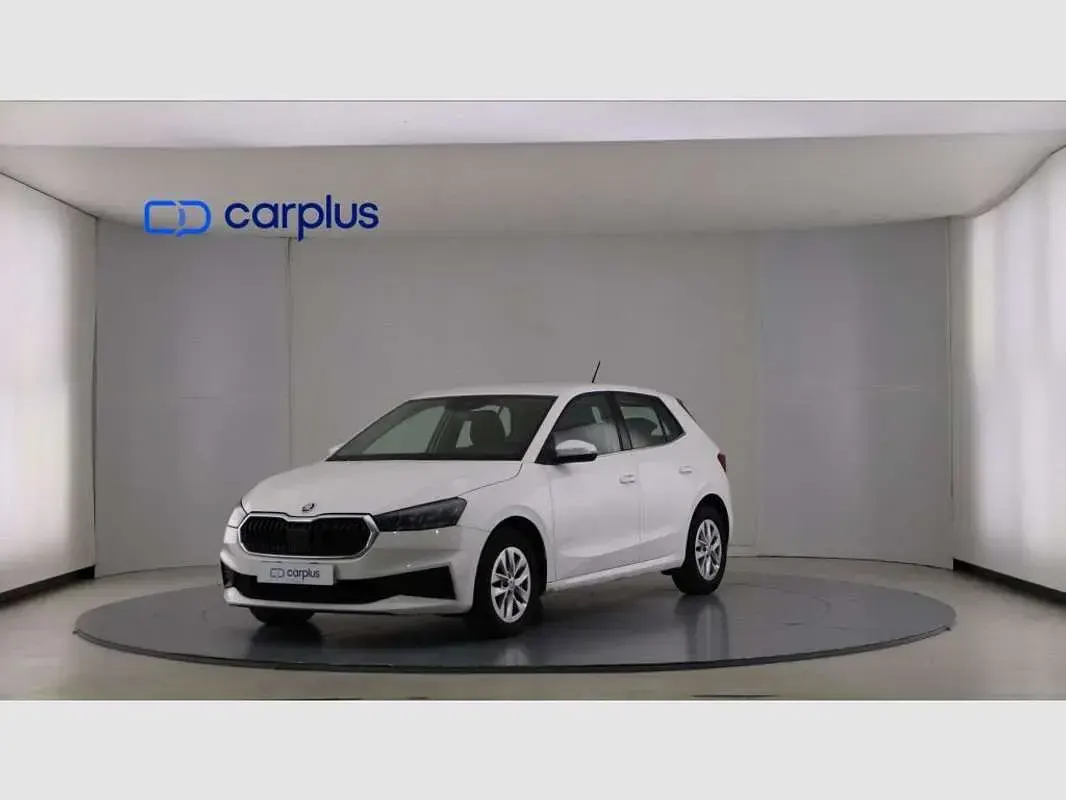 Usado Skoda Fabia 80 CV (58 kW) 2022 Blanco Utilitario