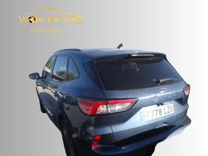 Usado Ford Kuga ST-Line 150 CV (110 kW) 2022 Gris / plata SUV