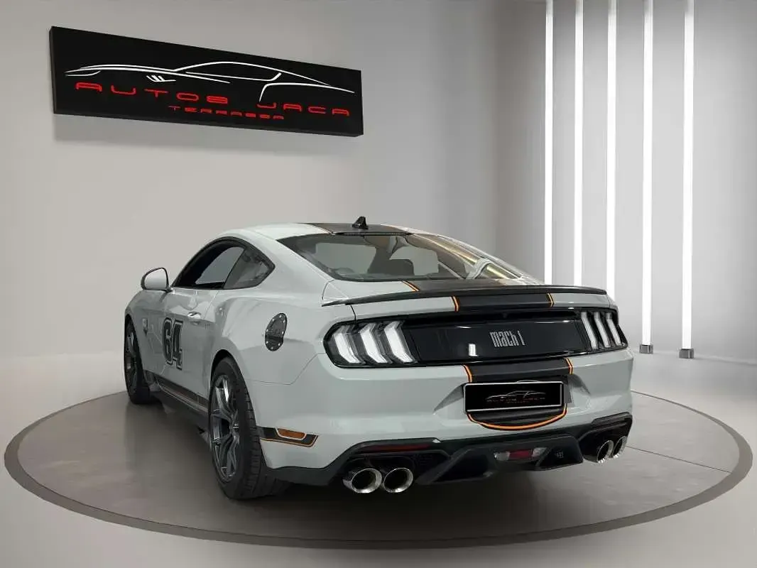 Usado Ford Mustang Fastback 460 CV (338 kW) 2021 Gris Coupe