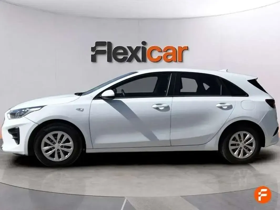 Usado Kia Ceed 120 CV (88 kW) 2020 Blanco Utilitario