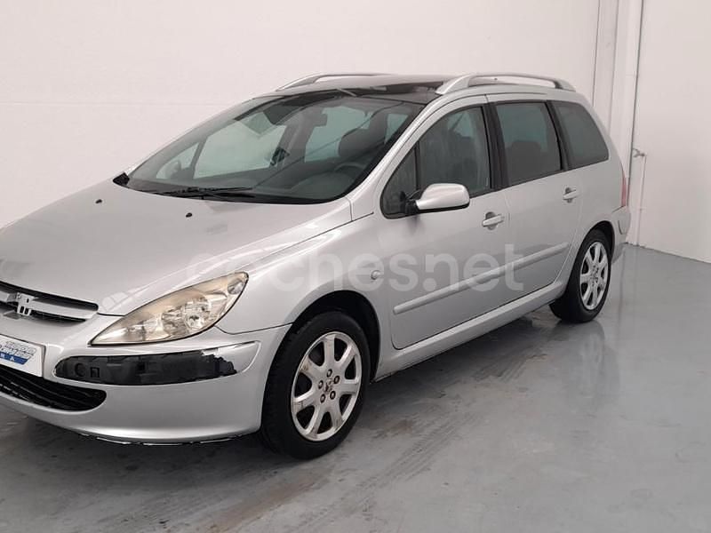 Usado Peugeot 307 110 CV (80 kW) 2002 Gris / plata Familiar