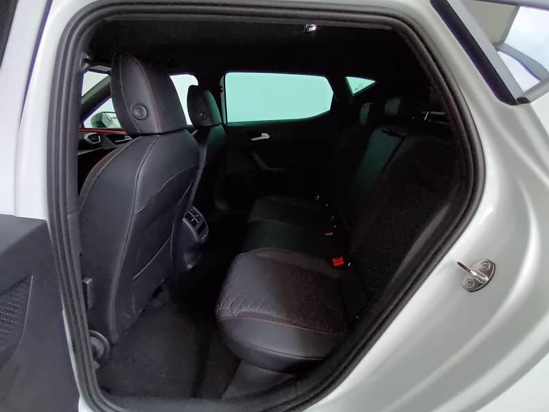 Usado Seat Leon FR 116 CV (85 kW) 2025 Blanco