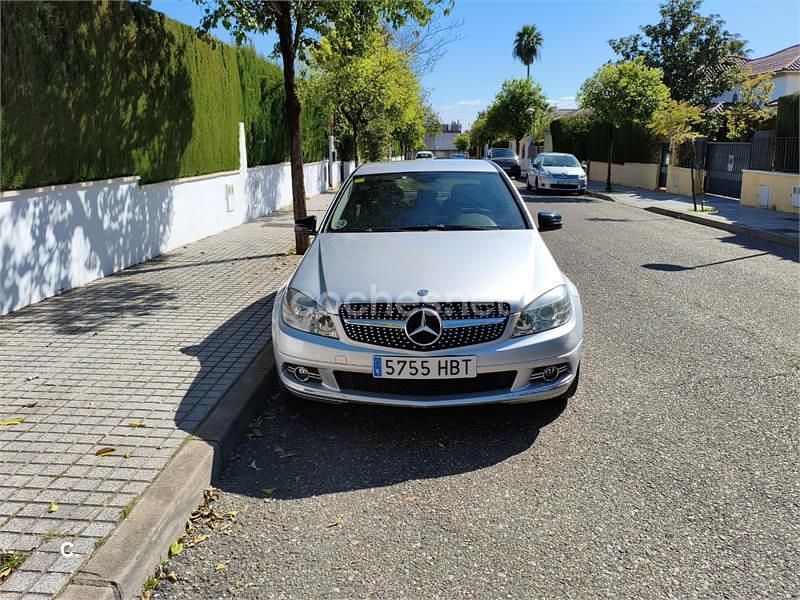 Usado Mercedes C220 Avantgarde 170 CV (125 kW) 2011 Gris / plata Berlina
