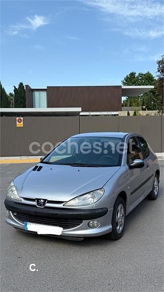 Gris / plata Usado 2000 Peugeot 206 Berlina | 1700 € (Precio justo) - Imagen 1/2
