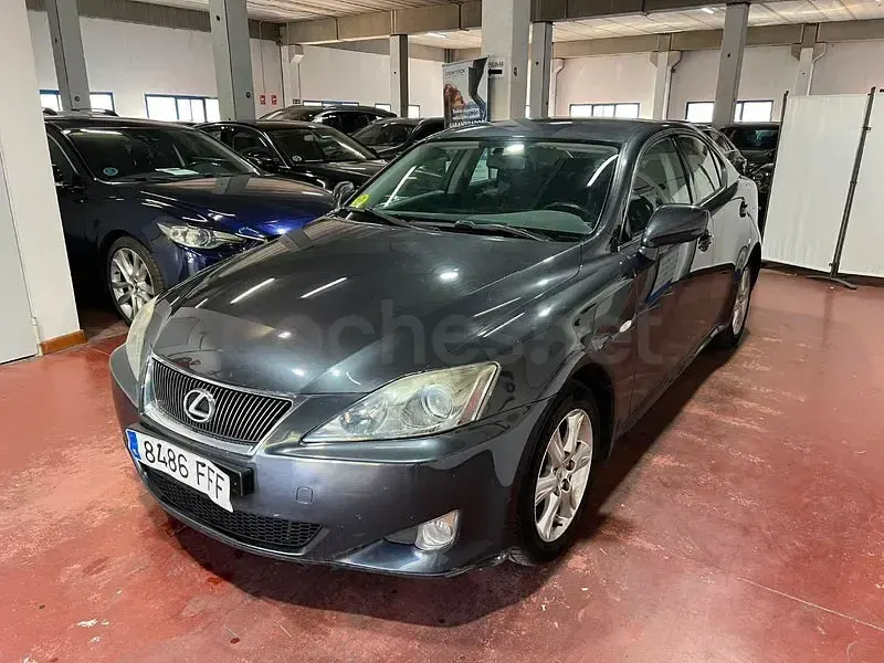 Usado Lexus IS220d Luxury Line 177 CV (130 kW) 2006 Gris / plata Berlina