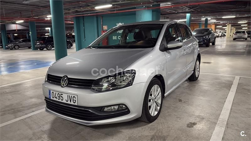 Usado VW Polo Sportline 90 CV (66 kW) 2016 Gris / plata Berlina