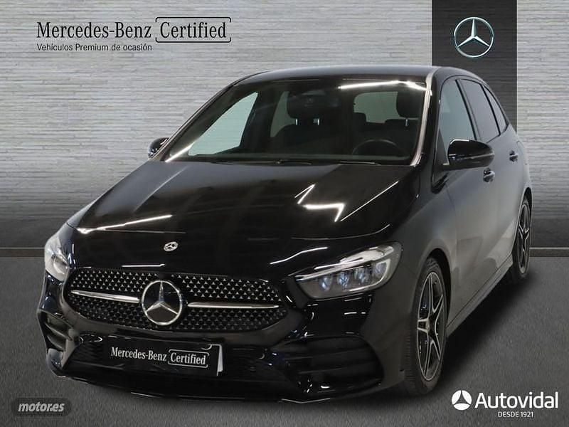 Negro cosmos Usado 2023 Mercedes B200 AMG line Monovolumen | 33.900 € (Un poco caro) - Imagen 1/4