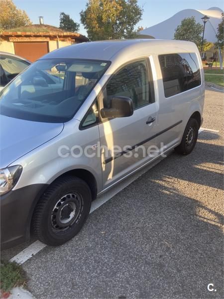 Usado VW Caddy 102 CV (75 kW) 2011 Gris / plata Monovolumen