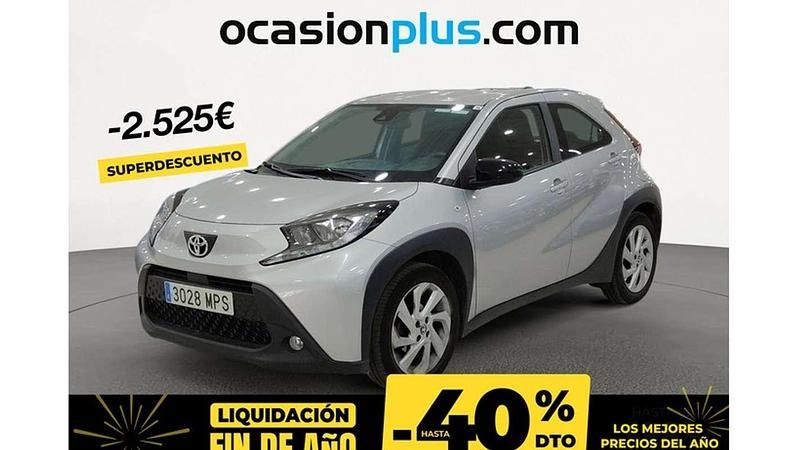Gris Usado 2024 Toyota Aygo Play Utilitario | 12.864 € (Precio justo) - Imagen 1/4