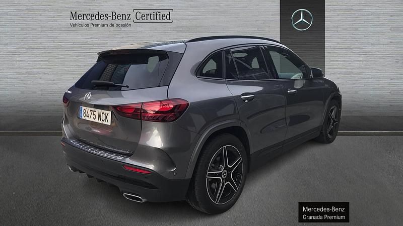 Usado Mercedes GLA200 AMG line 150 CV (110 kW) 2025 Gris montaña SUV