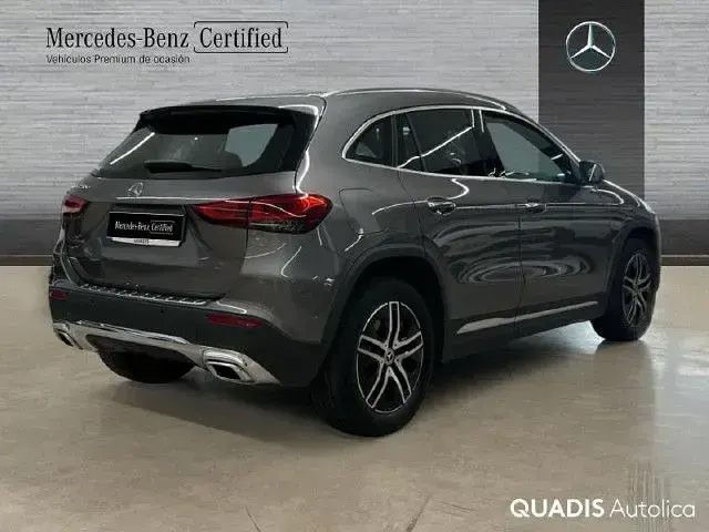 Usado Mercedes GLA250 Progressive 218 CV (160 kW) 2022 Gris montaña SUV