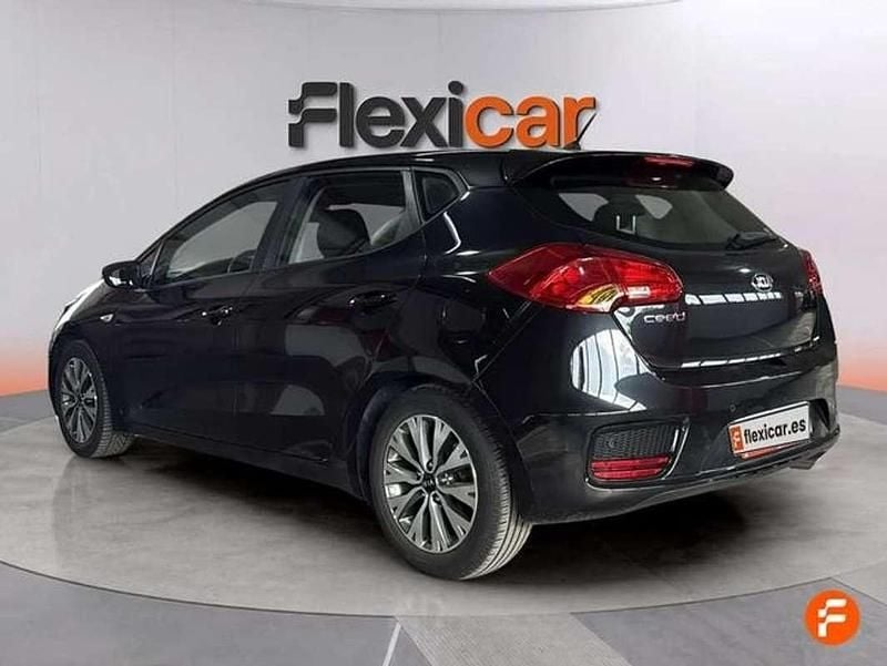 Usado Kia Ceed 101 CV (74 kW) 2017 Negro Utilitario