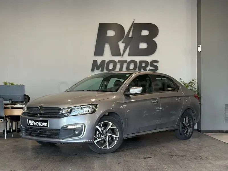 Usado Citroën C-Elysee I PureTech 82 CV (60 kW) 2018 Gris / plata Berlina