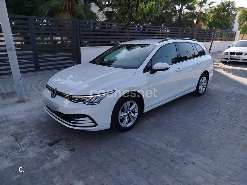 Blanco Usado 2021 VW Golf VIII Life Familiar | 14.600 € (Precio justo) - Imagen 1/4