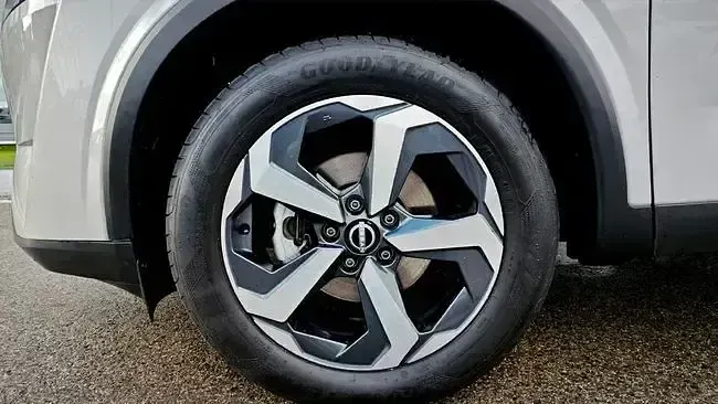 Usado Nissan Qashqai N-Connecta 140 CV (102 kW) 2023 Gris SUV