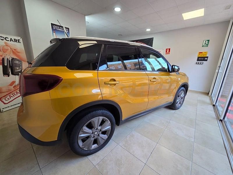 Usado Suzuki Vitara 129 CV (94 kW) 2023 Naranja SUV