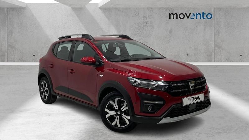 Rojo Usado 2021 Dacia Sandero Essentiel Berlina | 15.390 € (Caro) - Imagen 1/4