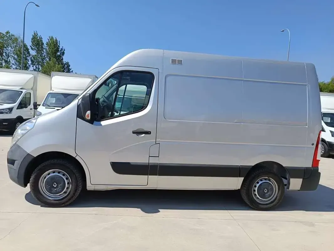 Usado Renault Master 145 CV (106 kW) 2019 Blanco Van