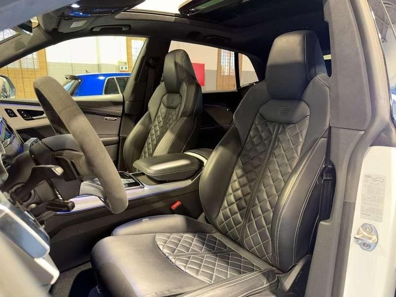 Usado Audi Q8 S-line plus 286 CV (210 kW) 2022 Blanco SUV