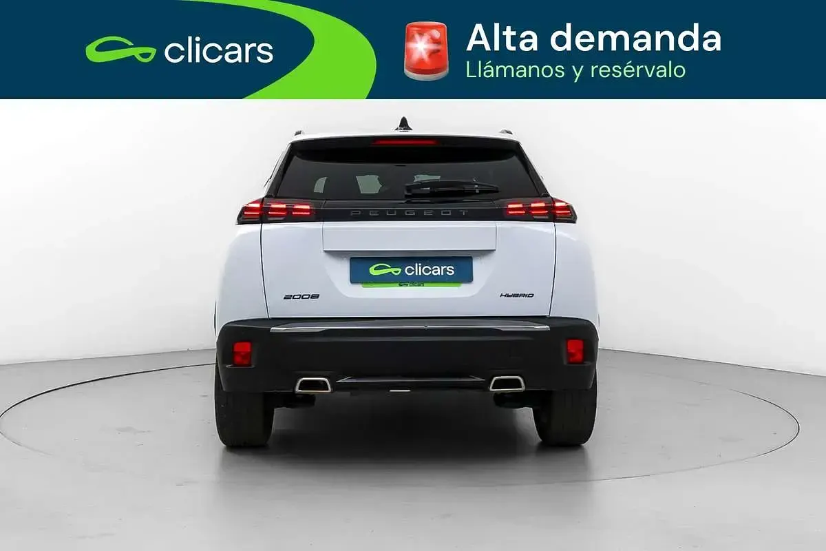 Usado Peugeot 2008 Allure 136 CV (100 kW) 2025 Blanco SUV