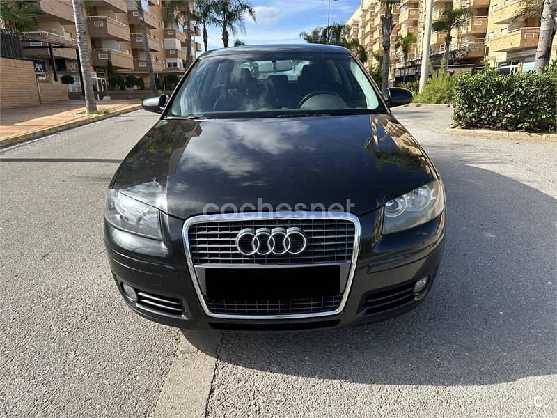 Negro Usado 2007 Audi A3 Attraction Berlina | 3990 € (Super precio) - Imagen 1/4