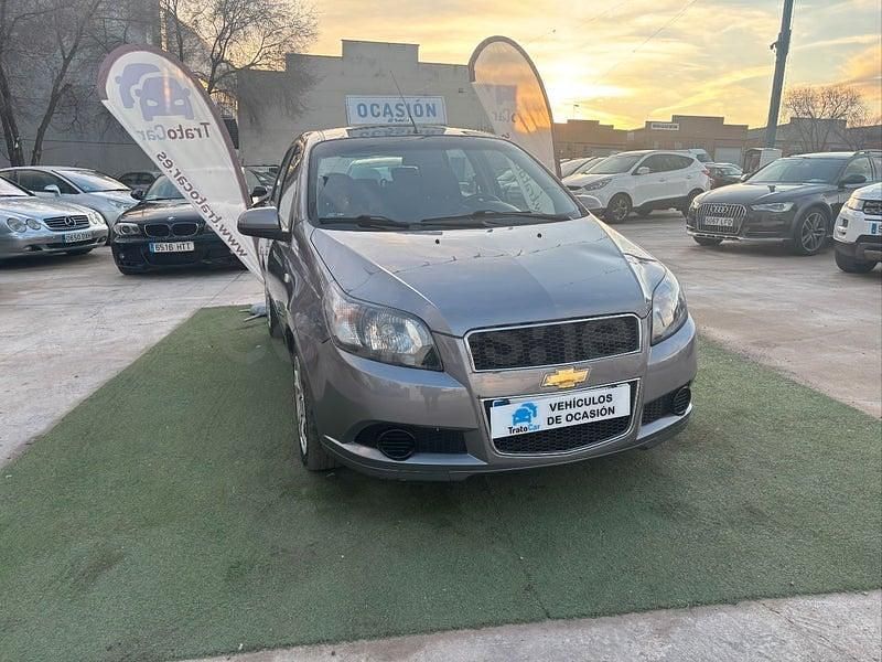 Usado Chevrolet Aveo LS 84 CV (61 kW) 2012 Gris / plata Berlina