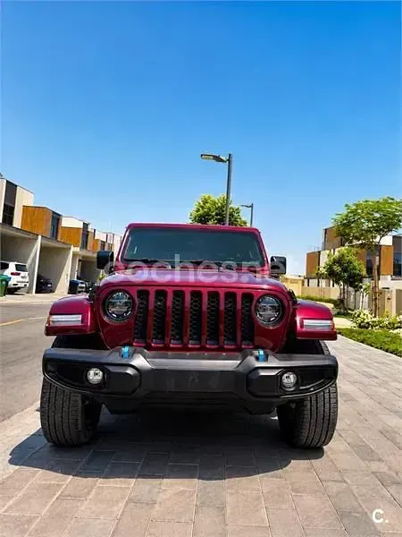 Usado Jeep Wrangler Sahara 381 CV (280 kW) 2021 Granate SUV
