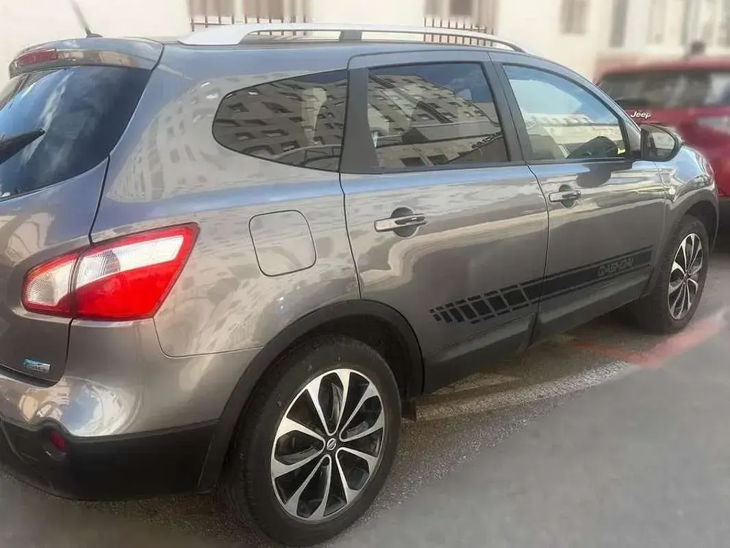 Usado Nissan Qashqai Acenta 110 CV (80 kW) 2011 Gris SUV