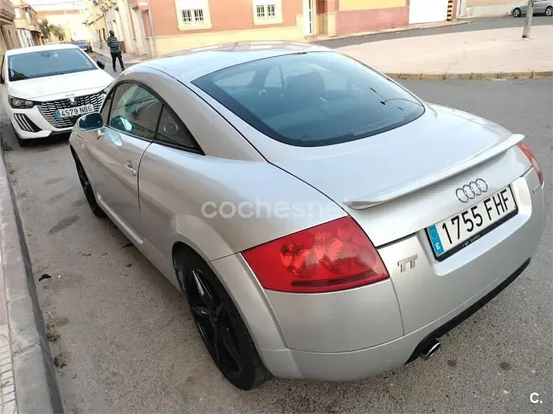 Usado Audi TT 180 CV (132 kW) 1999 Gris / plata Coupe