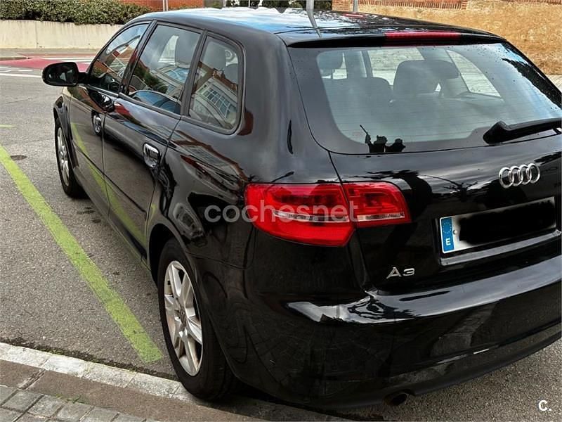 Usado Audi A3 Attraction 105 CV (77 kW) 2011 Negro Utilitario