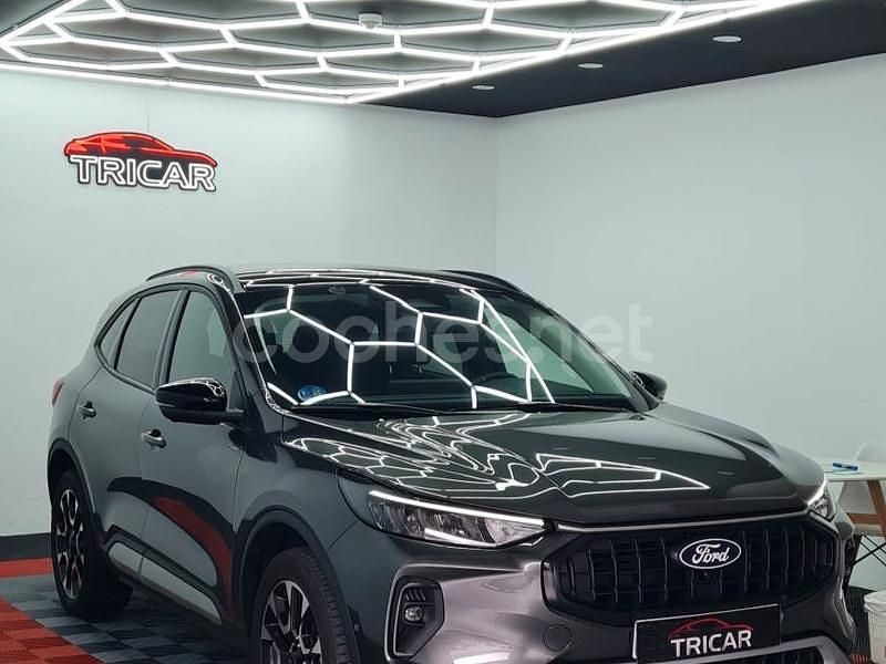 Usado Ford Kuga Active X 243 CV (178 kW) 2025 Gris / plata SUV