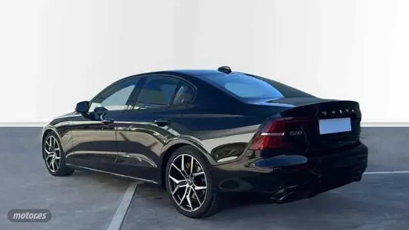 Usado Volvo S60 2020 Negro Berlina