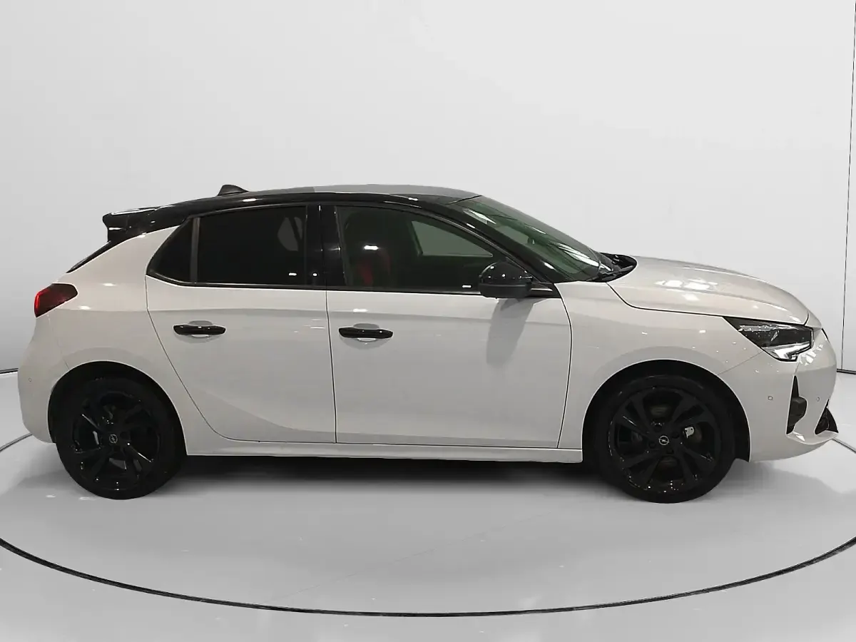 Usado Opel Corsa GS Line 131 CV (96 kW) 2020 Blanco Utilitario