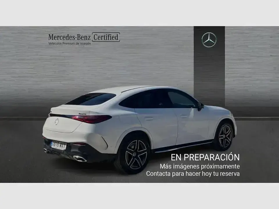 Usado Mercedes GLC200 AMG line 204 CV (150 kW) 2025 Blanco polar  pintura unicolor SUV
