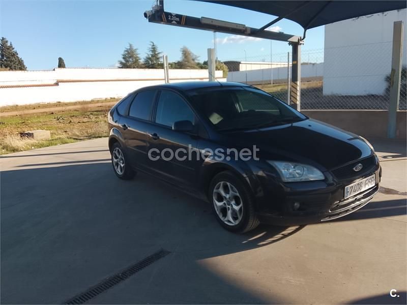 Usado Ford Focus Trend 115 CV (84 kW) 2007 Negro Berlina