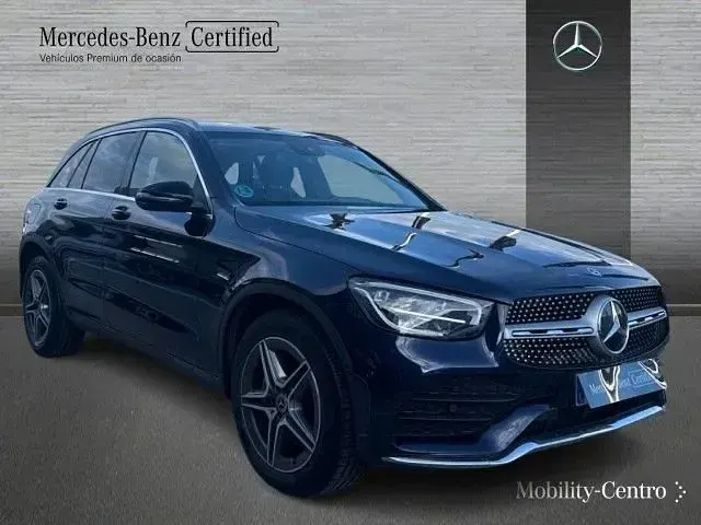 Usado Mercedes GLC300 AMG line 245 CV (180 kW) 2022 Cavansitblau  metallic paint SUV