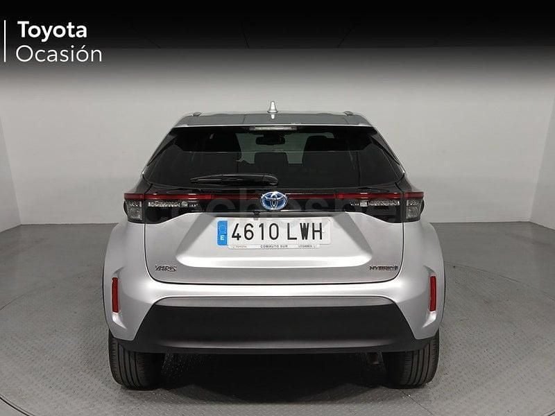 Usado Toyota Yaris Cross Style 116 CV (85 kW) 2022 Gris / plata SUV
