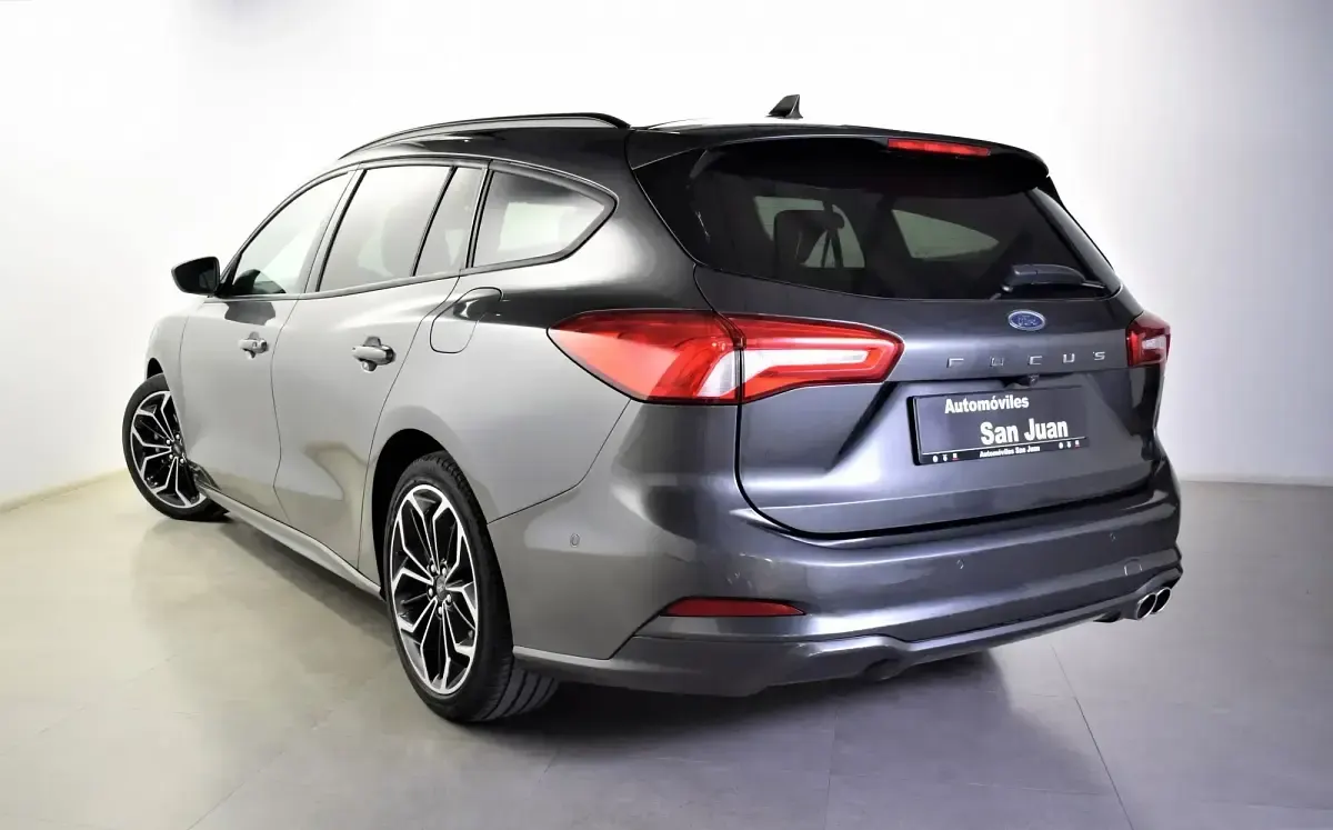 Usado Ford Focus ST-Line 125 CV (91 kW) 2020 Gris Familiar