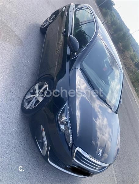 Usado Peugeot 308 Allure 120 CV (88 kW) 2015 Negro Berlina